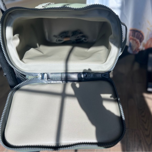 Yeti Hopper BackFlip 24 Soft Sided Backpack Cooler - Picture 4 of 5